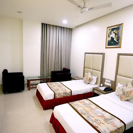 Hotel Blue Pearl Bhopal Bagian luar foto