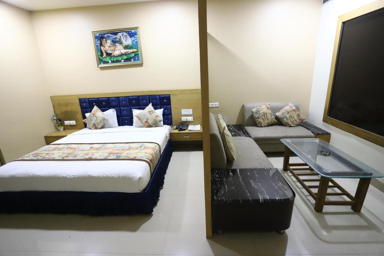 Hotel Blue Pearl Bhopal Bagian luar foto
