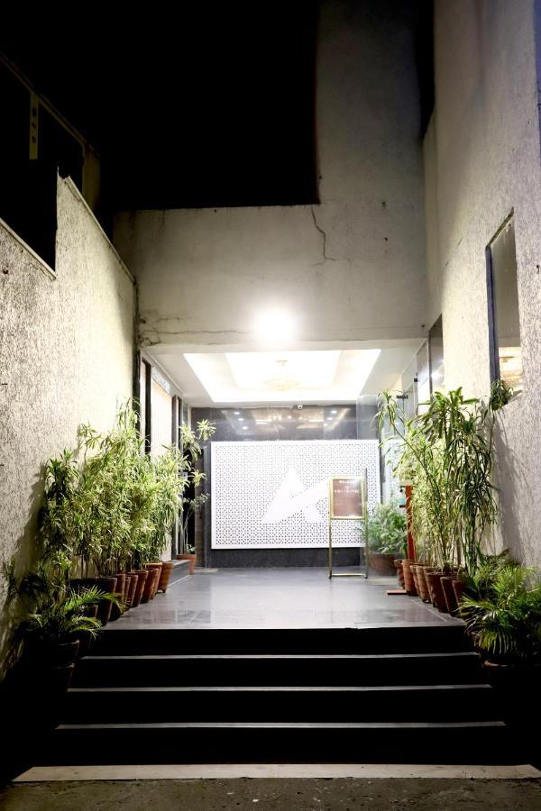 Hotel Blue Pearl Bhopal Bagian luar foto