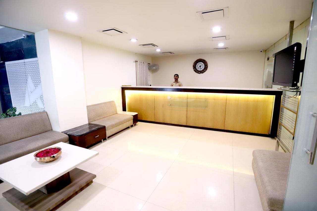 Hotel Blue Pearl Bhopal Bagian luar foto