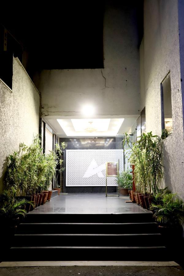 Hotel Blue Pearl Bhopal Bagian luar foto