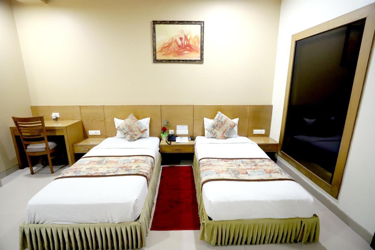 Hotel Blue Pearl Bhopal Bagian luar foto