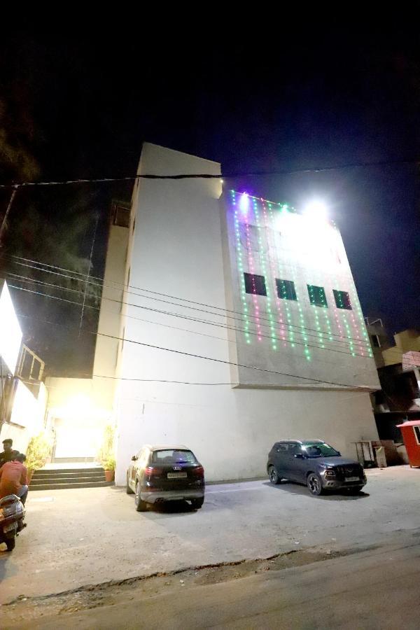 Hotel Blue Pearl Bhopal Bagian luar foto