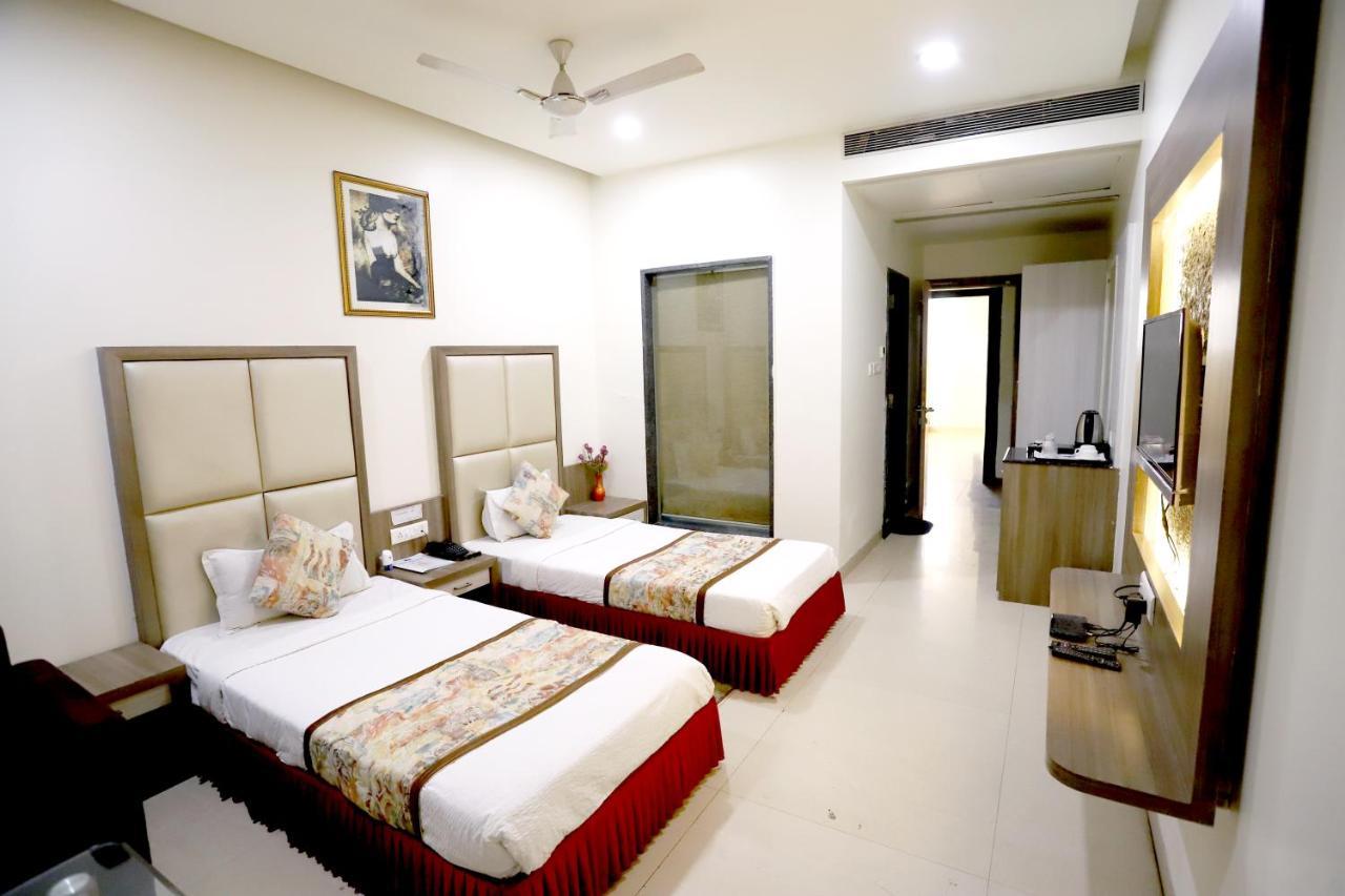 Hotel Blue Pearl Bhopal Bagian luar foto
