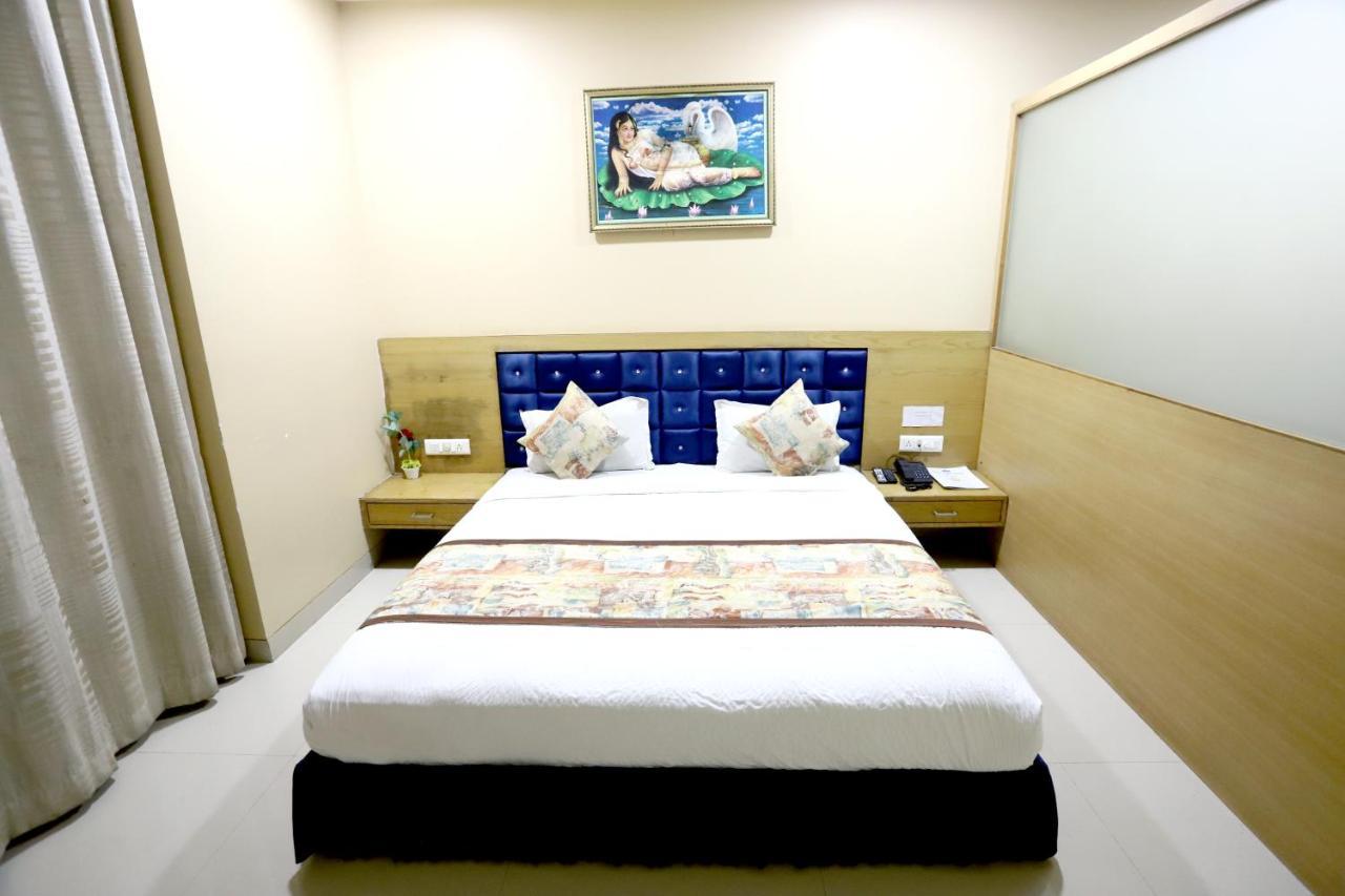 Hotel Blue Pearl Bhopal Bagian luar foto