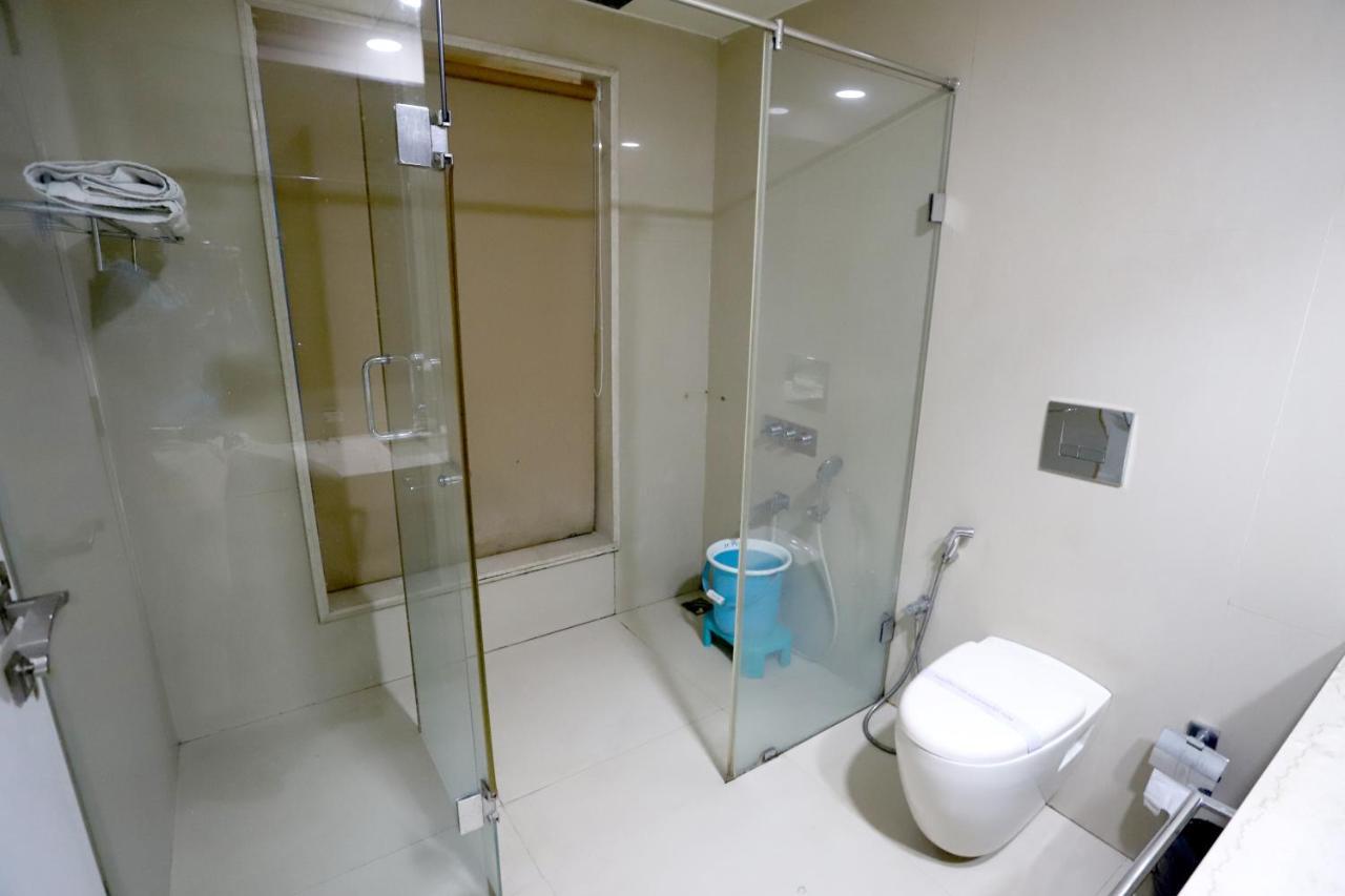 Hotel Blue Pearl Bhopal Bagian luar foto