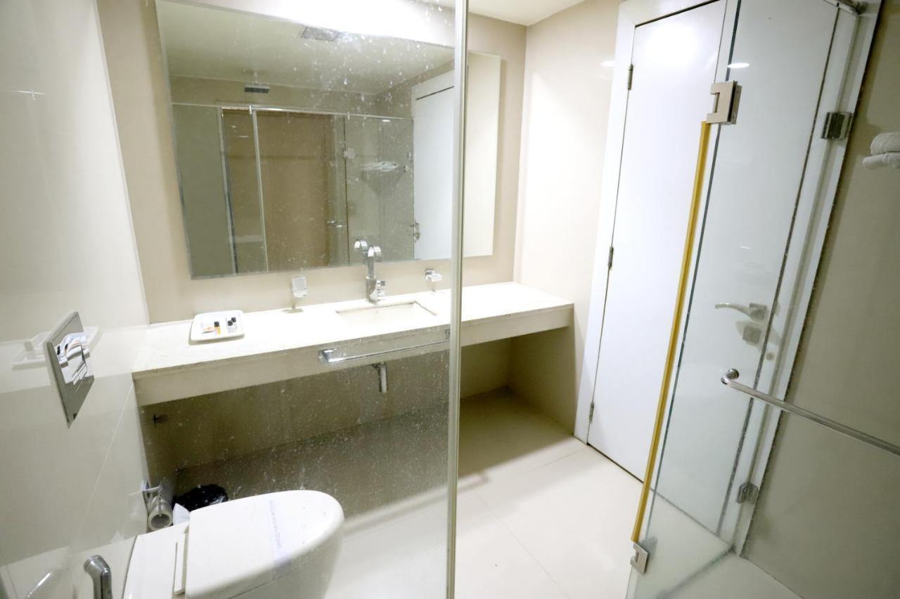 Hotel Blue Pearl Bhopal Bagian luar foto