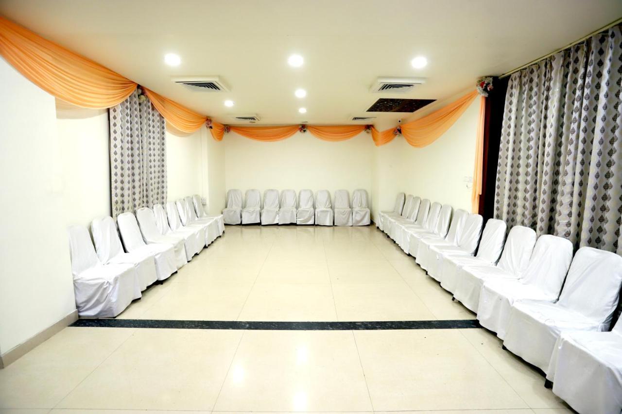 Hotel Blue Pearl Bhopal Bagian luar foto