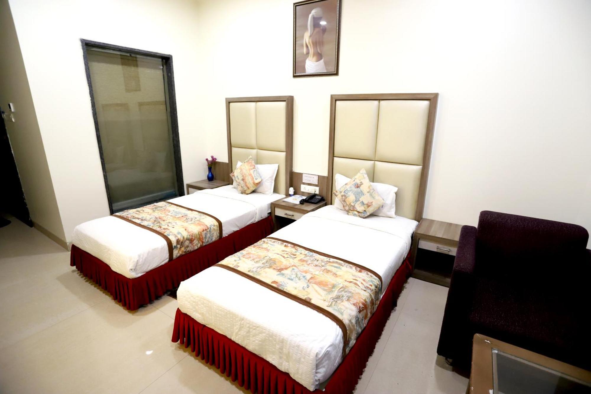 Hotel Blue Pearl Bhopal Bagian luar foto